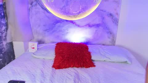 vanessascott_ online show from October 9, 2025, 7:50 am