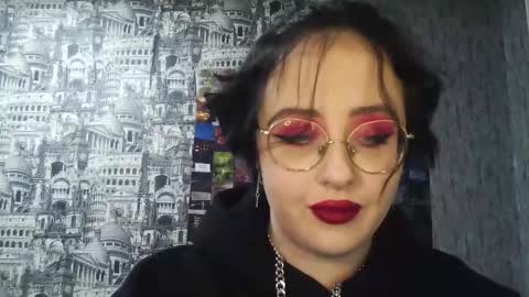 vanessashadow online show from November 21, 2025, 6:39 pm