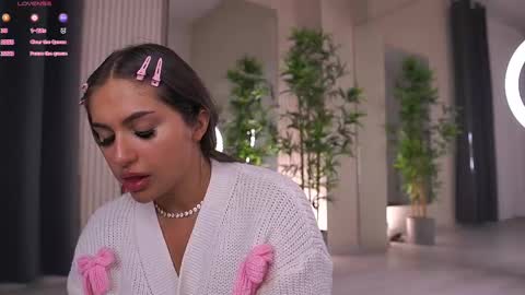 Vanessa Simon online show from February 10, 2025, 7:04 am