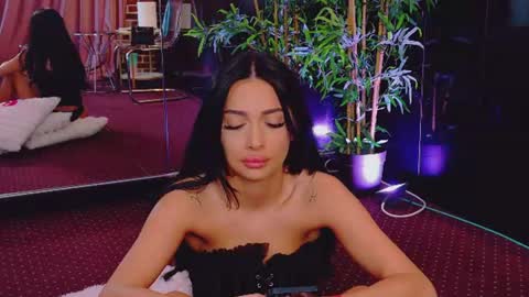Vanessa online show from June 19, 2026, 1:37 pm