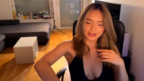 Snapshot of vanesse_ chatting on May 13, 2026, 8:38 pm Irina online show from May 13, 2026, 8:38 pm