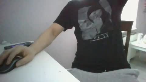 vanhelll online show from February 20, 2025, 7:01 am