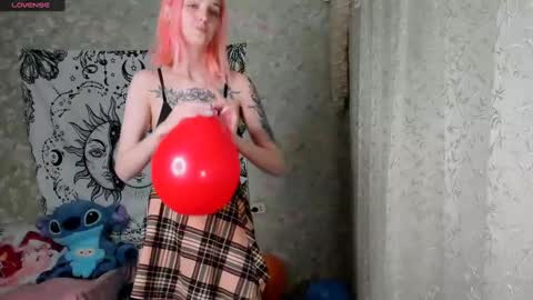 Snapshot of vanilla_arya chatting on December 10, 2024, 11:22 am Adelina online show from December 10, 2024, 11:22 am