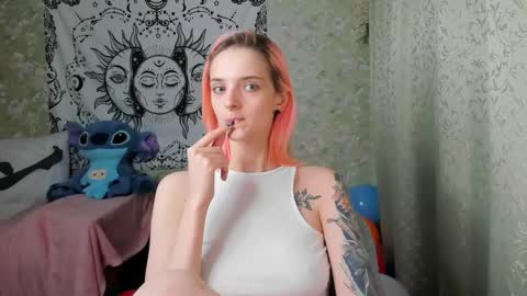 Snapshot of vanilla_arya chatting on December 28, 2024, 11:19 am Adelina online show from December 28, 2024, 11:19 am