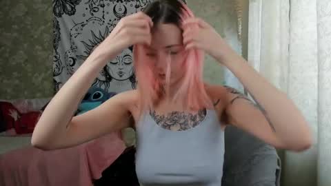 Snapshot of vanilla_arya chatting on February 17, 2025, 6:53 am Adelina online show from February 17, 2025, 6:53 am