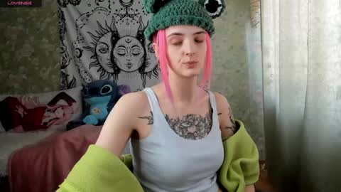 Snapshot of vanilla_arya chatting on March 5, 2025, 5:07 am Adelina online show from March 5, 2025, 5:07 am