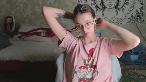 Adelina online show from April 25, 2026, 5:54 pm