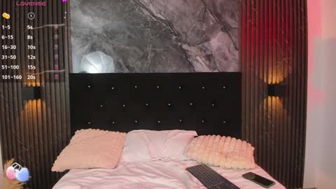 vanilla_hot_ online show from January 29, 2025, 1:38 pm