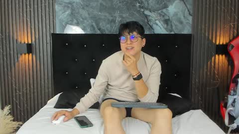 vanilla_hot_ online show from February 1, 2025, 1:20 pm