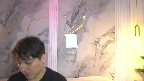 vanilla_hot_ online show from November 19, 2025, 1:33 pm