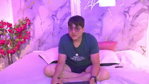 vanilla_hot_ online show from December 4, 2025, 7:33 pm