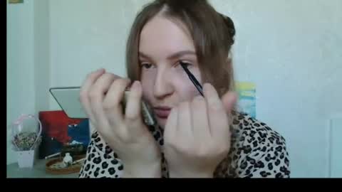 Snapshot of vanilladesire chatting on June 25, 2026, 9:47 am vanilladesire online show from June 25, 2026, 9:47 am