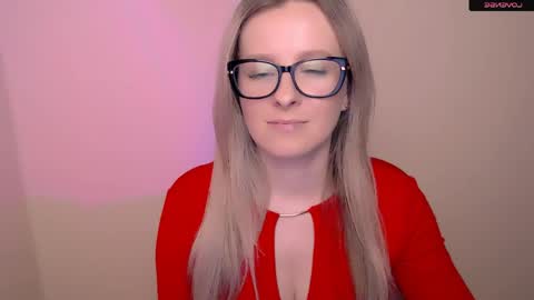 Mia online show from April 18, 2026, 4:44 pm