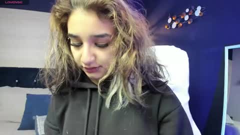 Snapshot of vanillafairy_ chatting on June 26, 2026, 5:06 pm vanillafairy_ online show from June 26, 2026, 5:06 pm