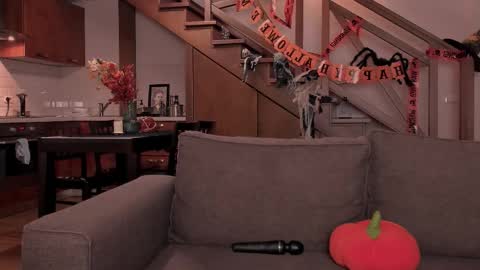 Vanilla online show from October 29, 2025, 1:35 pm