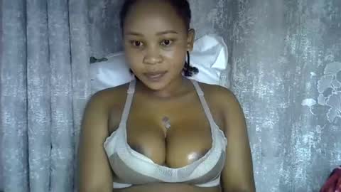 Snapshot of vanillavenus chatting on May 1, 2026, 12:15 am vanillavenus online show from May 1, 2026, 12:15 am