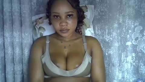 Snapshot of vanillavenus chatting on May 18, 2026, 11:10 pm vanillavenus online show from May 18, 2026, 11:10 pm