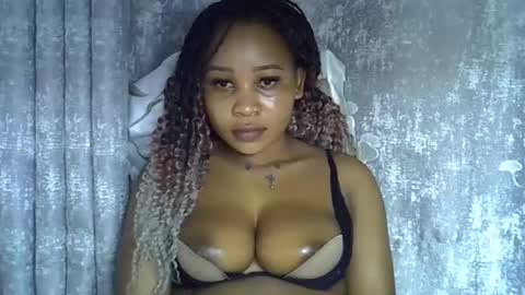 Snapshot of vanillavenus chatting on May 24, 2026, 11:32 pm vanillavenus online show from May 24, 2026, 11:32 pm
