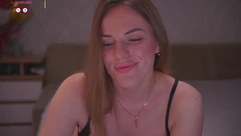 Sophie online show from December 19, 2025, 3:19 pm