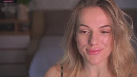 Sophie online show from April 22, 2026, 7:55 am