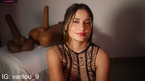 Vanilu online show from October 22, 2025, 10:42 pm