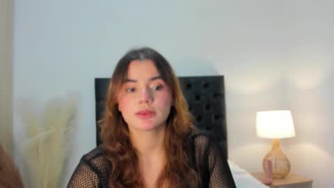 Vannesa online show from March 18, 2026, 7:06 pm