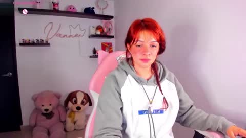 Vanesa online show from April 21, 2026, 9:28 pm