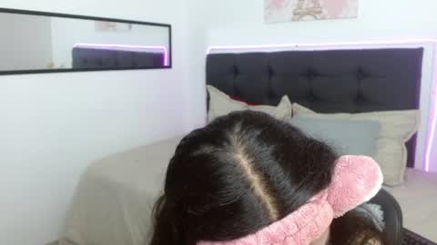 vane online show from April 18, 2026, 7:58 pm