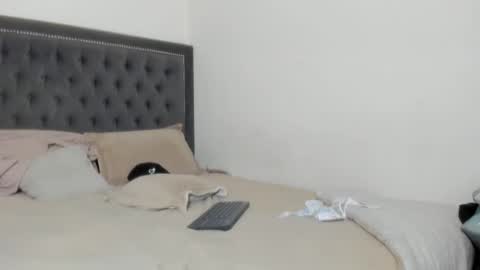 Vannesa online show from March 4, 2025, 2:17 am