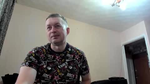 vano_822 online show from September 9, 2025, 8:03 am