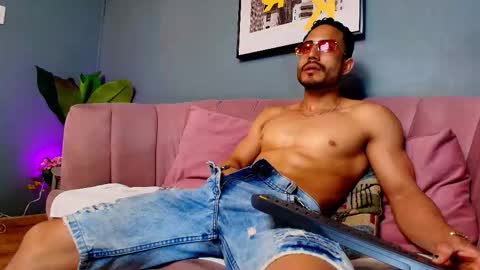 Vans Ross online show from March 6, 2026, 7:32 pm