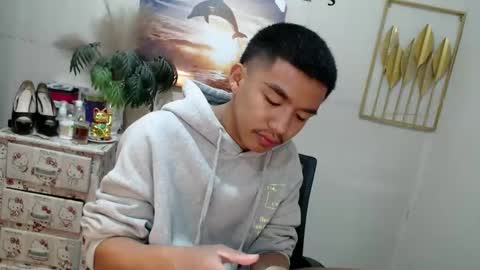 vanxxx2005 online show from February 17, 2025, 6:15 pm