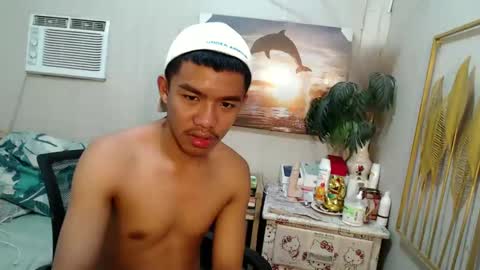 vanxxx2005 online show from March 5, 2025, 11:06 am