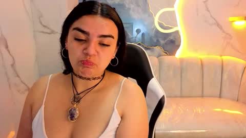 Live 800am 200pm COLOMBIAN HOUR online show from November 6, 2025, 1:23 pm