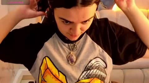 Live 800am 200pm COLOMBIAN HOUR online show from November 25, 2025, 1:33 pm