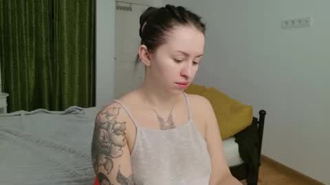 vaolietkat online show from November 4, 2025, 6:34 am