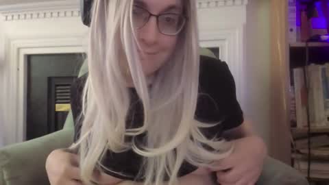 Snapshot of varinadarken chatting on April 8, 2026, 3:56 pm Varina online show from April 8, 2026, 3:56 pm