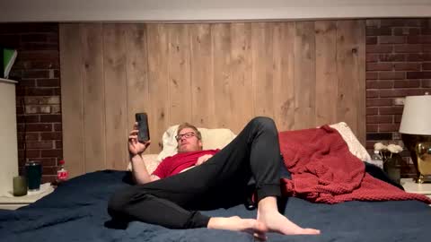 Snapshot of vaxildon13 chatting on October 28, 2025, 11:47 am vaxildon13 online show from October 28, 2025, 11:47 am