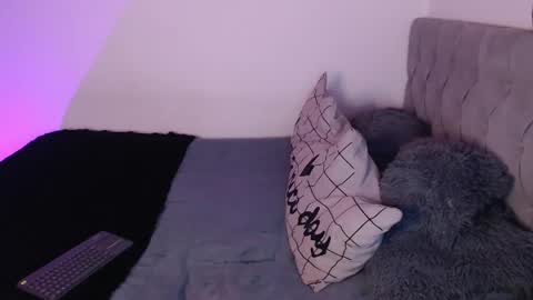 Vayolett Bass online show from February 13, 2025, 8:24 pm