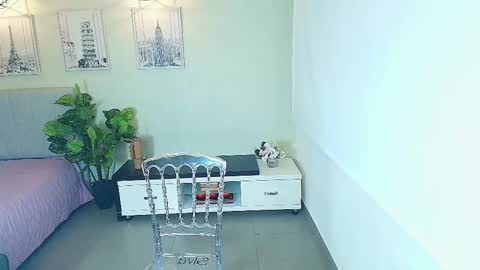 Victoria online show from September 20, 2025, 11:00 am