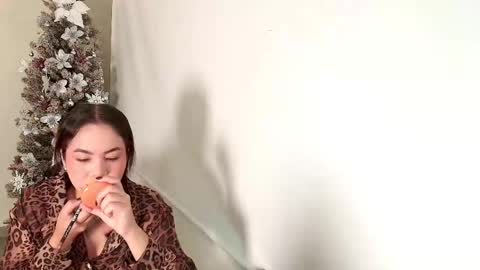 Victoria online show from December 4, 2025, 10:46 am