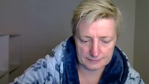 vea_motty online show from November 10, 2025, 8:41 pm