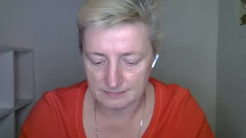 vea_motty online show from November 18, 2025, 9:41 pm