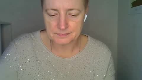 vea_motty online show from December 18, 2025, 8:20 am