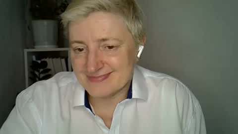 vea_motty online show from March 23, 2026, 4:33 pm