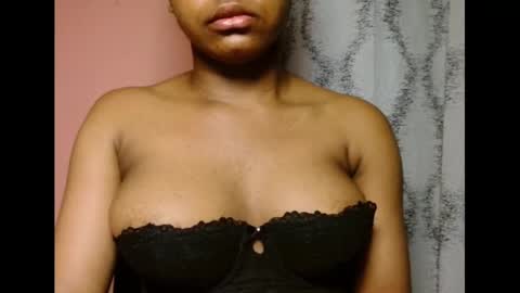 Snapshot of vee62 chatting on May 10, 2026, 1:11 am vee62 online show from May 10, 2026, 1:11 am