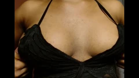 Snapshot of vee62 chatting on May 13, 2026, 1:03 am vee62 online show from May 13, 2026, 1:03 am