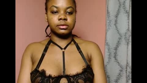Snapshot of vee62 chatting on May 24, 2026, 11:32 pm vee62 online show from May 24, 2026, 11:32 pm
