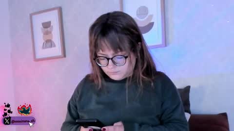 Vee Simons online show from September 19, 2025, 7:47 pm