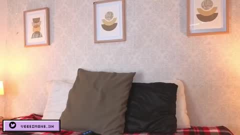 Vee Simons online show from March 31, 2026, 7:36 pm